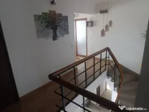 Apartament cu scară interioara