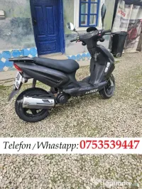 Scuter E-Way, motor clasic in 2 timpi 49 cc, an 2011, benzina, stare perfecta 