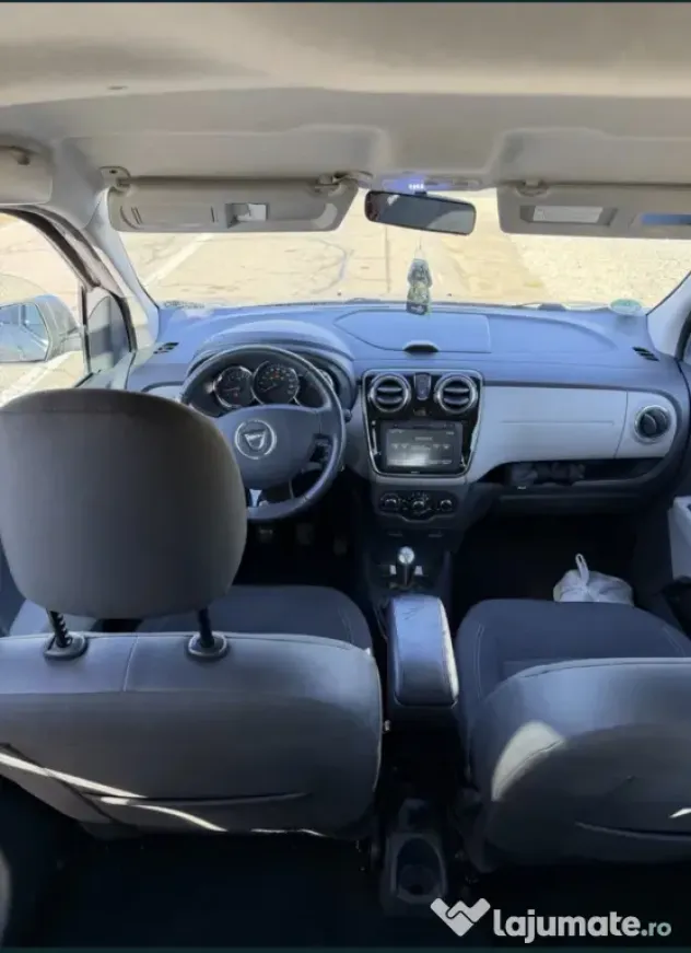 Vând Dacia Lodgy