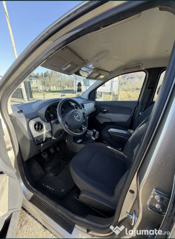 Vând Dacia Lodgy