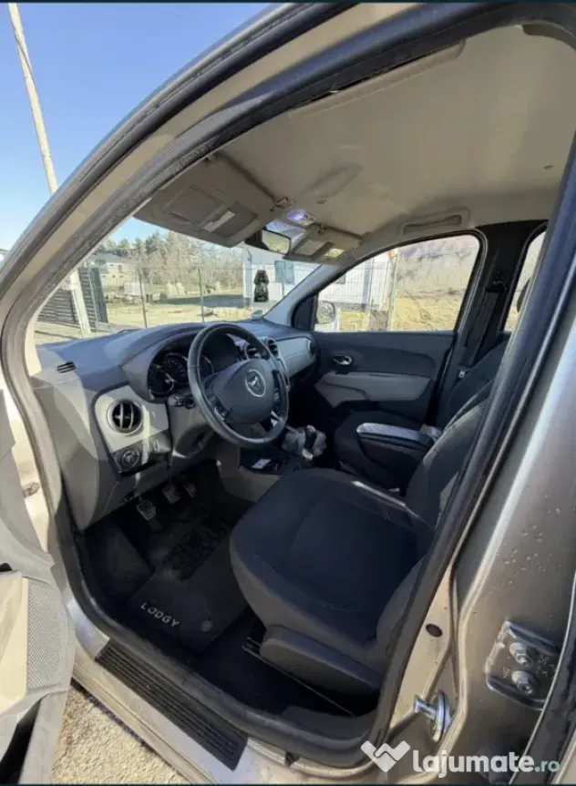 Vând Dacia Lodgy