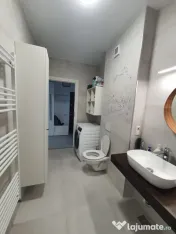 Apartament 3 camere, modern, spatios, mobilat, parcare, zona Tractorul 