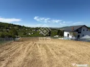 Teren de 12 ari cu panoramă asupra orașului 