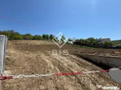 Teren de 12 ari cu panoramă asupra orașului 