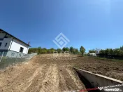 Teren de 12 ari cu panoramă asupra orașului 