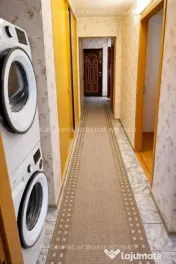 Apartament cu 3 camere, decomandat, zona POARTA 6 