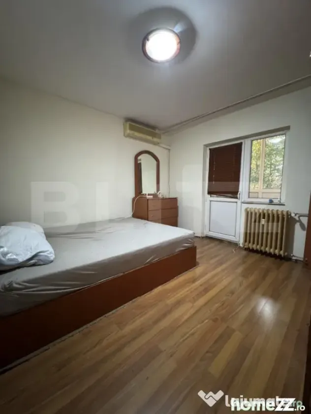 Apartament decomandat, 4 camere 85 mp, zona Rovine