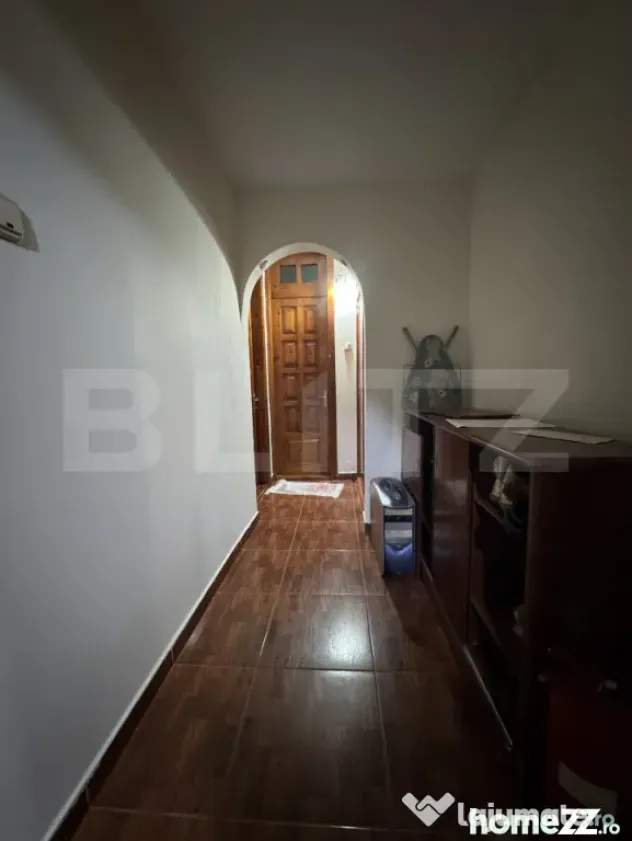 Apartament decomandat, 4 camere 85 mp, zona Rovine