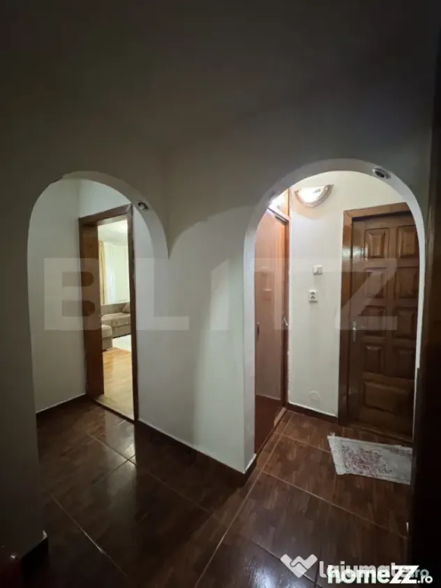 Apartament decomandat, 4 camere 85 mp, zona Rovine