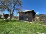 Casă / Vilă situată pe strada Petreni 