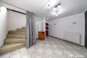 Spațiu comercial stradal de închiriat - Central - Iuliu... 