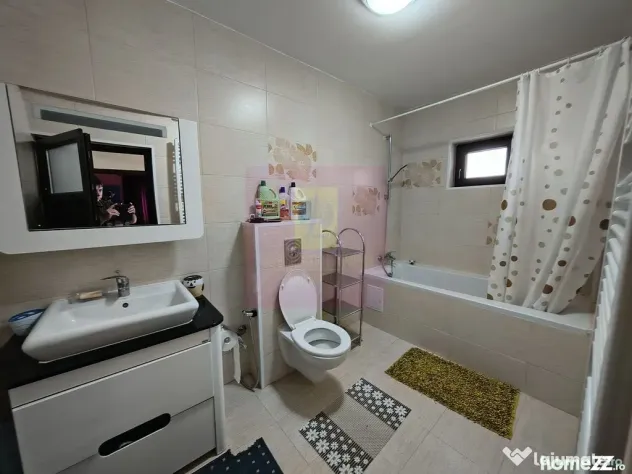 Vilă individuală cu 5 camere, curte proprie în Afumaț...