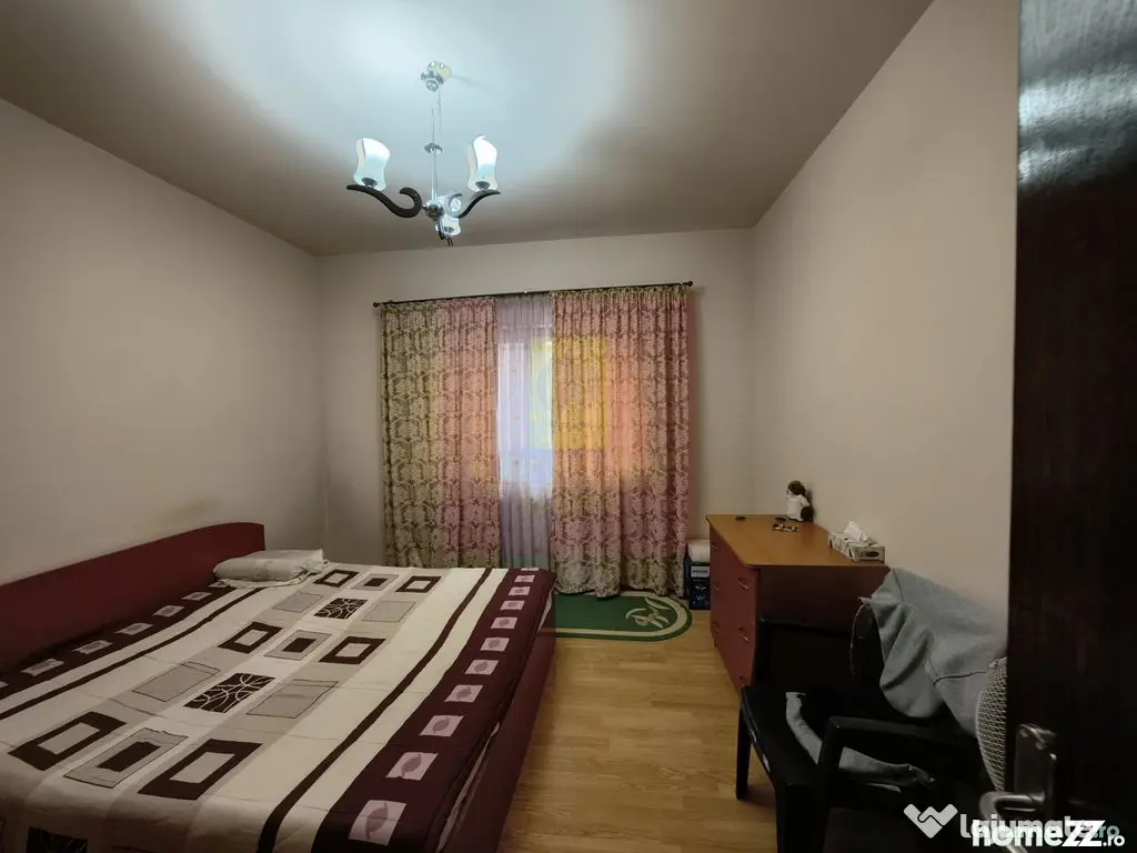 Vilă individuală cu 5 camere, curte proprie în Afumaț...
