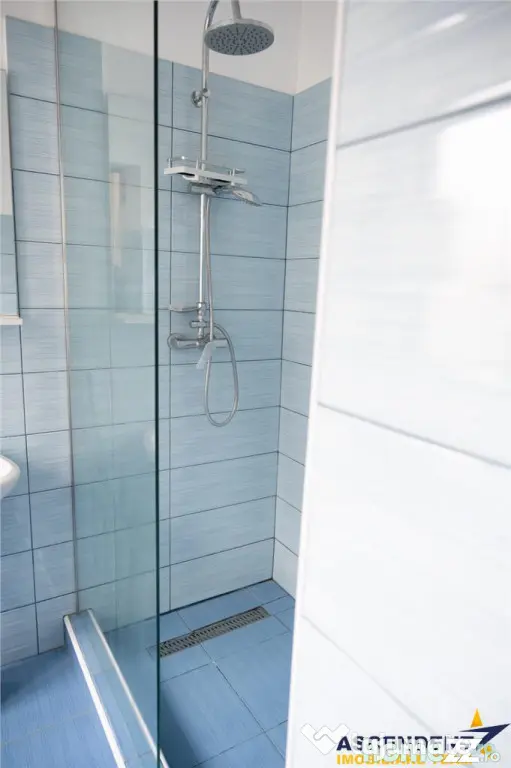 Apartament la casa, curte si acces propriu, loc parcare, Par