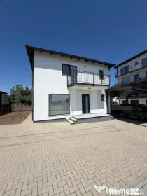 Casa moderna, 4 camere, 119 mp utili cu car port auto, zona