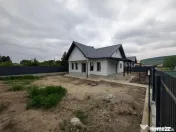 Vând casa la cheie în Hemeius - Parc Dendrologic 