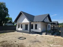 Vând casa la cheie în Hemeius - Parc Dendrologic