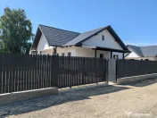 Vând casa la cheie în Hemeius - Parc Dendrologic