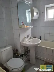 FAR, de vanzare 3 camere, decomandat, etaj 1, gaze 