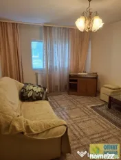 FAR, de vanzare 3 camere, decomandat, etaj 1, gaze 