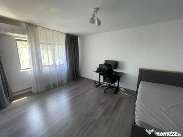 Garsoniera decomandata, 34 mp, etaj 3, zona Craiovita Noua - Craiova (Dolj)