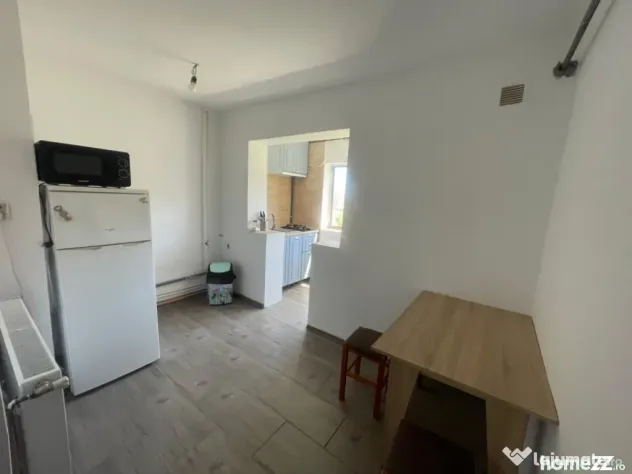 Garsoniera decomandata, 34 mp, etaj 3, zona Craiovita Noua - Craiova (Dolj)