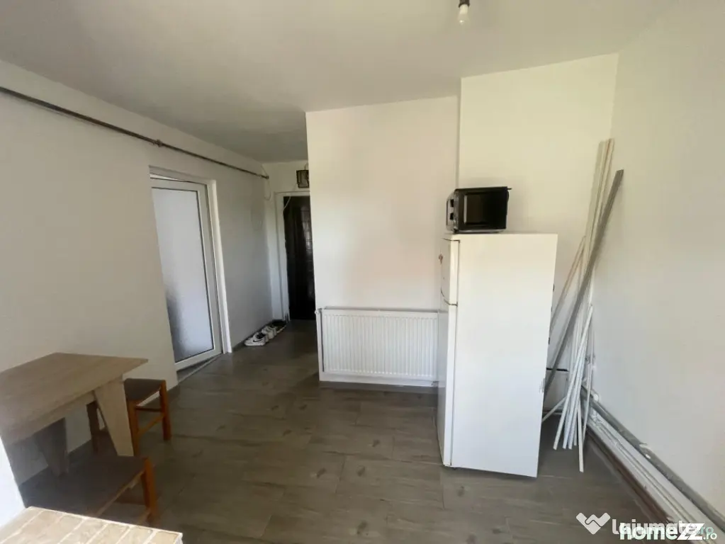 Garsoniera decomandata, 34 mp, etaj 3, zona Craiovita Noua - Craiova (Dolj)