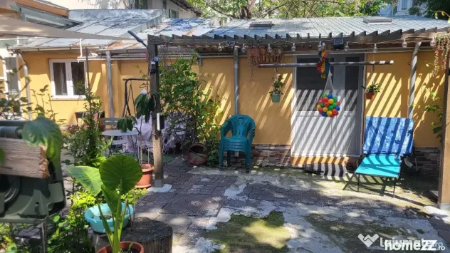 Vand casa situata in centrul istoric al Brailei