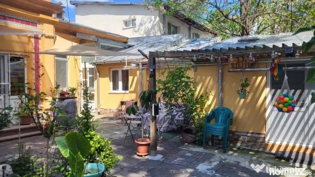 Vand casa situata in centrul istoric al Brailei