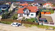 Casa primitoare si apreciabila, areal cu liniste, gradina fr 