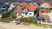 Casa primitoare si apreciabila, areal cu liniste, gradina fr 
