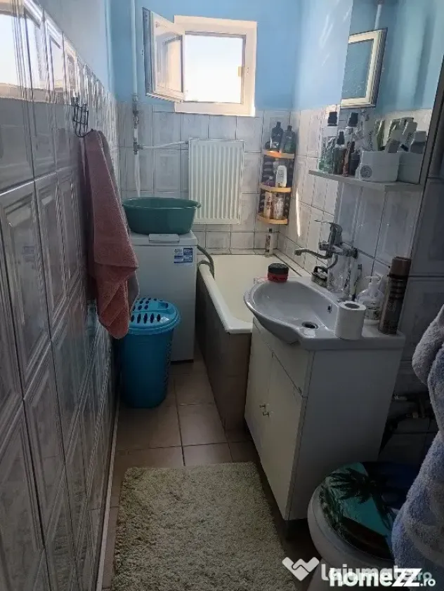 Apartament 3 camere in zona ostroveni 52 mp2