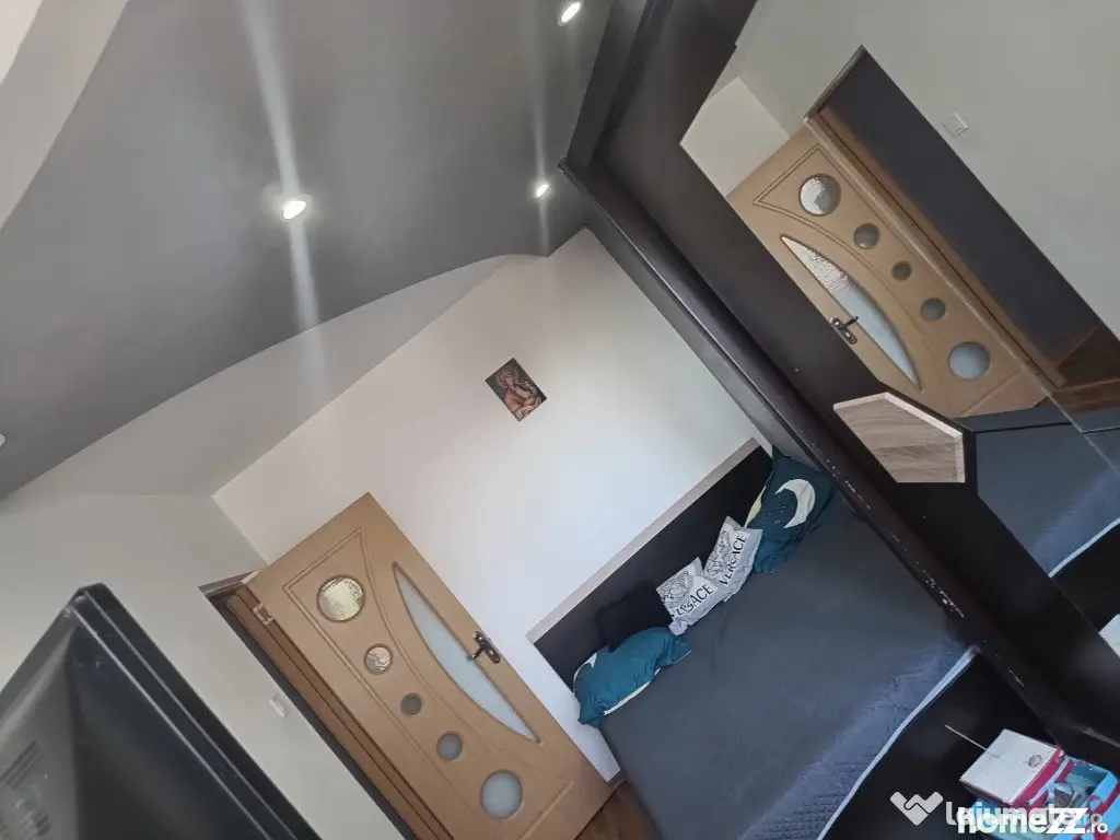Apartament 3 camere in zona ostroveni 52 mp2