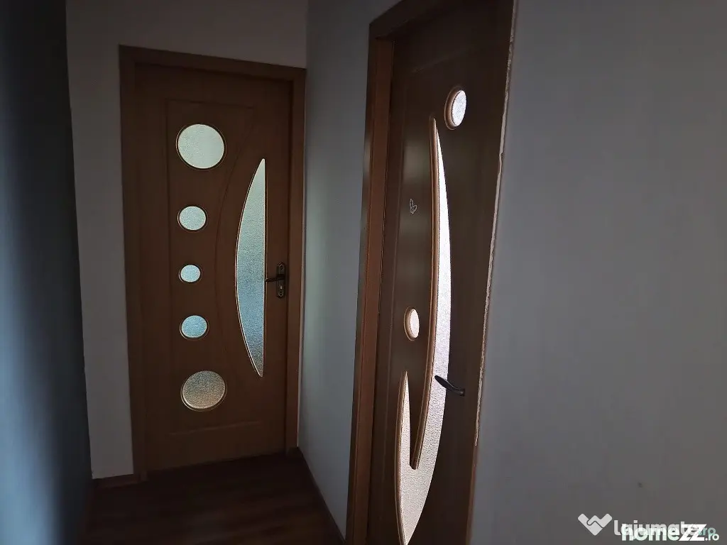 Apartament 3 camere in zona ostroveni 52 mp2