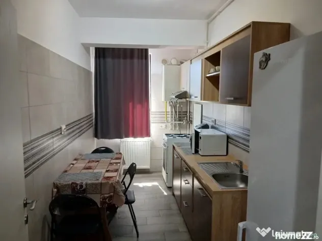 Metalurgiei stradal parter cu parcare