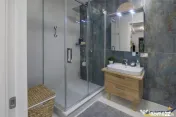 Apartament pe 75mp, echipat, cu terasa, boxa si parcare, Uno 