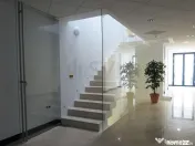 Imobil de inchiriat l pretabil activitate comerciala l 