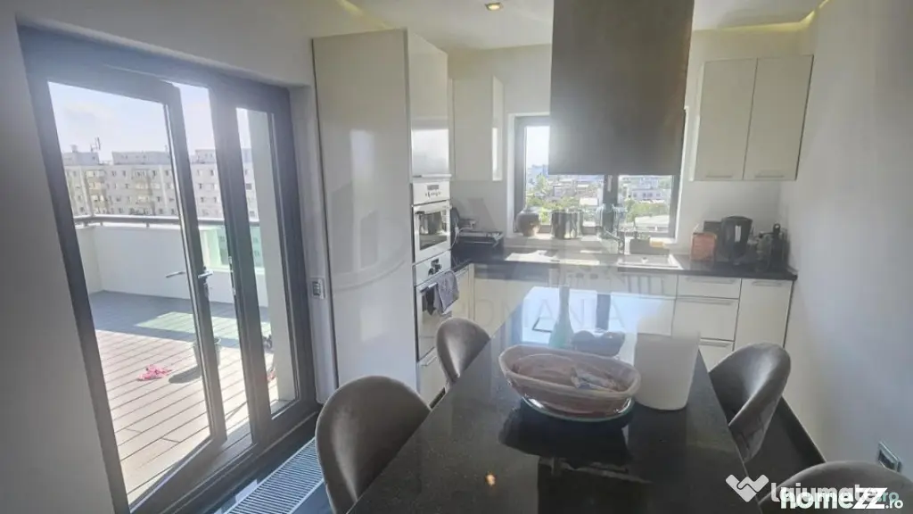 Penthouse Emerald l Vedere Lac l 2 Locuri de Parcare