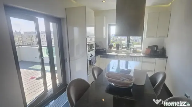 Penthouse Emerald l Vedere Lac l 2 Locuri de Parcare