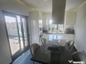 Penthouse Emerald l Vedere Lac l 2 Locuri de Parcare 