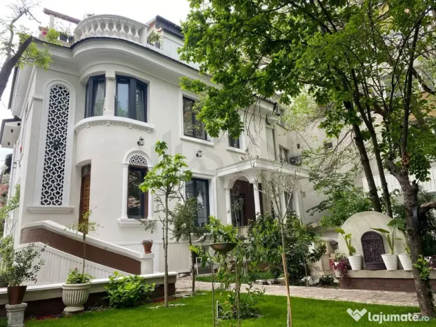 Vila individuala zona exclusivista curte garaj terasa Clu...