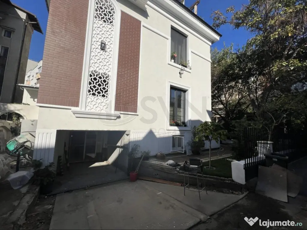 Vila individuala zona exclusivista curte garaj terasa Clu...