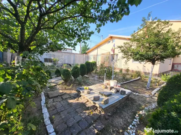 Casa Individuala - Soseaua Alexandriei - Curte generoasa