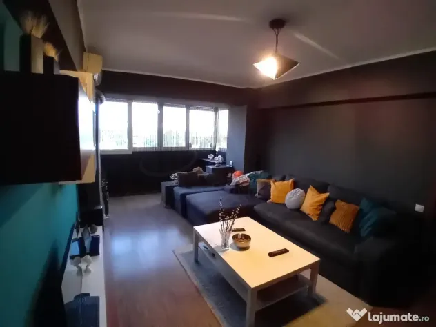 Apartament Spatios 3 Camere Dristor cu Vedere Spectaculoasa