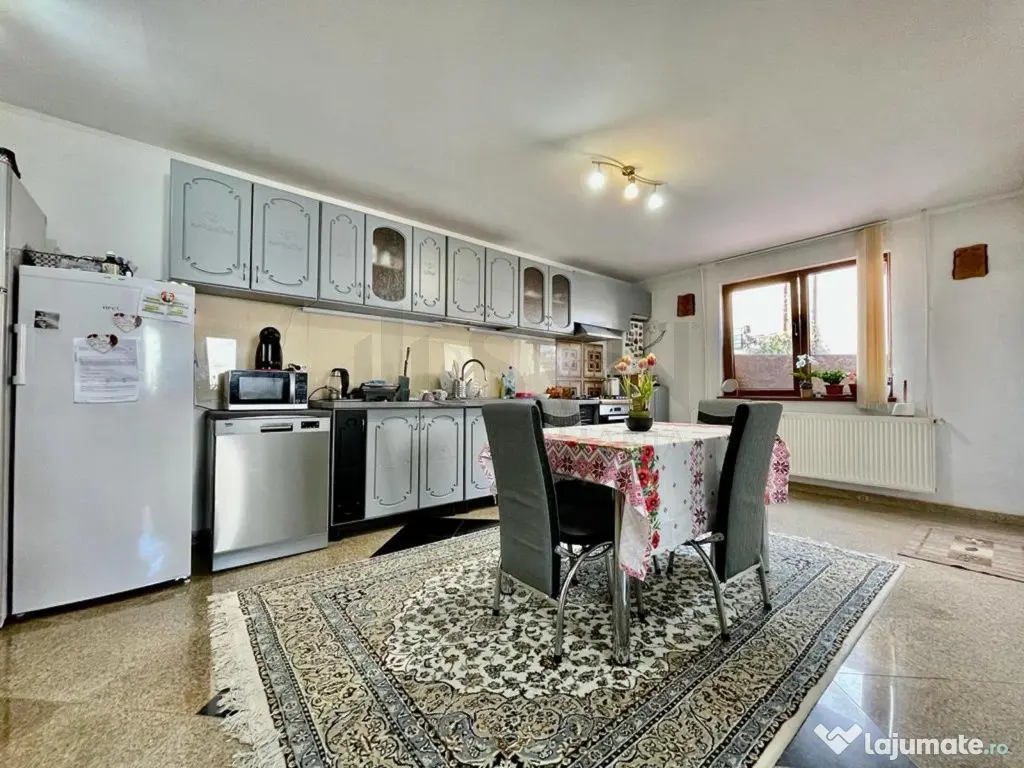 Casa 4 camere cu teren 320 mp