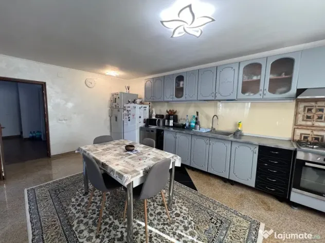 Casa 4 camere cu teren 320 mp