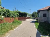 Casa traditionala, cu 2.000mp teren roditor, Izvoarele, Prah 
