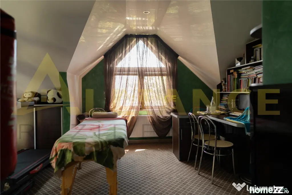 Casa Individuala - 766mp - Piscina si foisor- 7 camere 7 bai