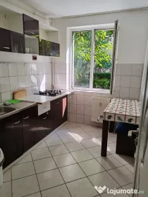 Inchiriez apartament cu doua camere zona Republicii