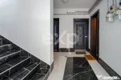 De închiriat apartament 2 camere cu loc parcare 
